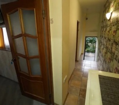 Трехместный номер с двуспальной и односпальной кроватями в Самсар