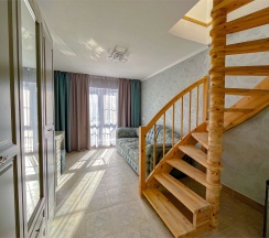 Люкс двухуровневый в Мореин