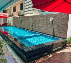 Кровать в общем номере в Jomtien Beach Hostel