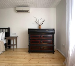 Коттедж улучшенный с 2 односпальными и 2 двуспальными кроватями в Гостевой дом