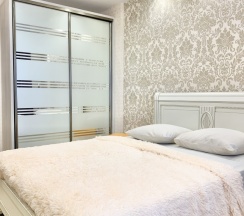 Двухместный номер Deluxe с балконом и с красивым видом из окна двуспальная кровать в Апартаменты on Repina 4 lux