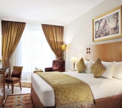 Семейные апартаменты с 2 комнатами с видом на город в Отель Mercure Hotel Apartments Dubai Barsha Heights