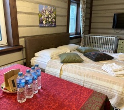 Коттедж с камином и сауной в Yellow Stars Inn