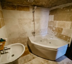 Двухместный полулюкс с видом на окрестности двуспальная кровать в Asteria Cave Hotel