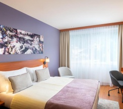 Двухместный номер Superior двуспальная кровать в Leonardo Hotel Salzburg City Center