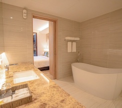Люкс Grand с 2 комнатами в The Marin Phuket