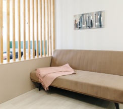 улучш. апартаменты 37 м с кроватью и диваном (центр, ул. Сакко, 24, "Vivaldi"), 419 в Viva aparts