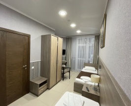 Двухместный номер Standard с балконом и с красивым видом из окна 2 отдельные кровати в Альтаир