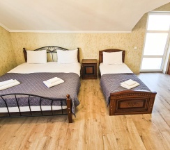 4-местный номер улучшенный в Art house