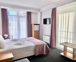 Двухместный номер Comfort с балконом двуспальная кровать в Family club