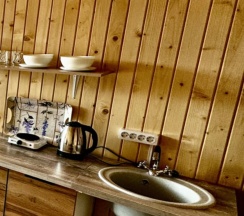 Двухместный семейный коттедж с видом на озеро двуспальная кровать в Ерёмина гора