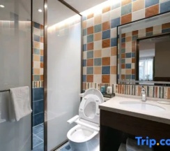 Двухместный номер Deluxe двуспальная кровать в Yake Town Holiday Hotel (Dehui Branch)