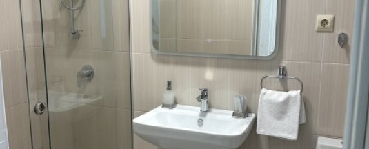 Улучшенный семейный трехместный в Gorky Hotel