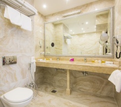 Люкс в 7 Avenue Hotel&SPA