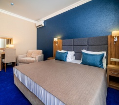 Двухместный комфорт с балконом в Blue Marlin Hotel