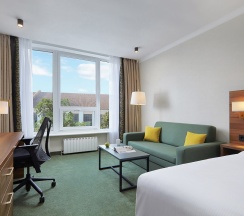 Улучшенный стандартный номер с кроватью Queen Size в Hilton Garden inn Kaluga