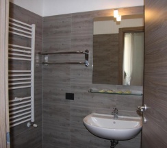 Кровать в общем номере (мужской номер) в Hotel Adelchi