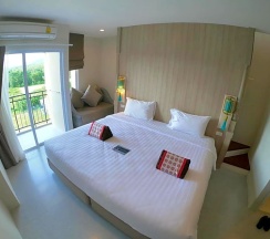 Семейный номер Standard с видом на город в Panphuree Residence