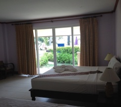 Двухместный номер Superior с балконом и beachfront двуспальная кровать в Good Days Lanta Beach Resort