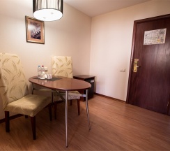 Бизнес-класс с большой кроватью king size в Бенефит Плаза