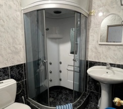 Трёхместный номер Standard с балконом и с видом на горы в ДавЭль