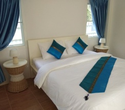 Люкс Deluxe с видом на бассейн в La Maison Ya Nui Resort Phuket