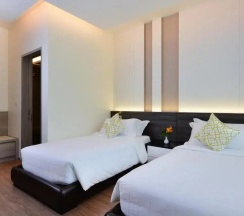 Люкс с 2 комнатами с видом на поле для гольфа в Tinidee Golf Resort Phuket