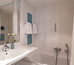 Номер Family с двуспальной кроватью и диваном в Novotel Санкт-Петербург Центр