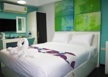 Номер Deluxe в S30 Sukhumvit Hotel