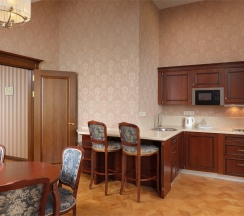 Апартамент трехкомнатный четырехместный Охотничий корпус в Тетьково