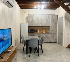 Коттедж комфорт с видом во двор в 4 Сезона