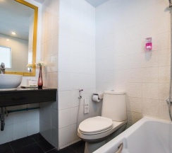 Двухместный номер Superior с видом на море двуспальная кровать в Bella Villa Metro