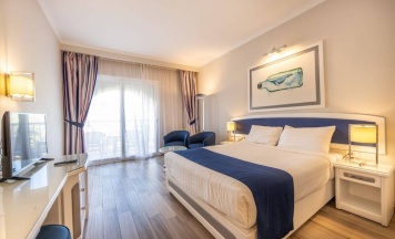 Двухместный номер Superior с видом на сад двуспальная кровать в Desert Rose Resort