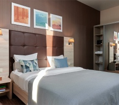 Стандартный номер с кроватью размера "king-size" в Golden Tulip