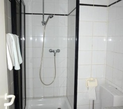 Трёхместный номер Standard в Artus Hotel