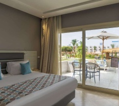 Люкс Posh Club Swim Up Family в Sunrise Crystal Bay Resort