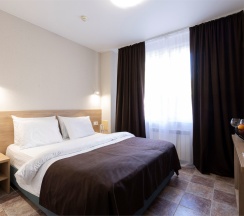 Четырёхместный номер "Делюкс" с балконом и красивым видом в Ростов