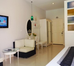 Двухместный номер Deluxe с видом на бассейн двуспальная кровать в The Beach Boutique House