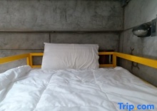 Кровать в общем номере в Chang Hostel​ Suvarnabhumi​