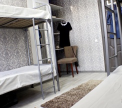 Кровать в общем номере (женский номер) в Head Hostel