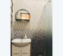 Трехместный номер с балконом в Unona family