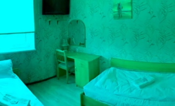 Трехместный номер с собственной ванной комнатой в Белый сад