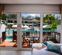 Четырёхместный номер Pool Access с видом на бассейн в Arinara Beach Resort Phuket