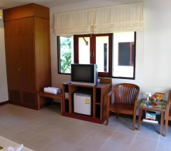 Двухместное бунгало с видом на сад двуспальная кровать в La Mer Samui Resort