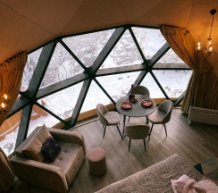 Геокупол Замки Луары в Вазуза Лав