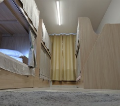 Место в  6-местном  женском номере в Good hostel