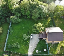 Семейный коттедж с красивым видом из окна в На прудах