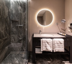 Улучшенный с креслом в Kravt Hotel Kazan Airport