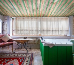 Двухместный номер Luxury с видом на город двуспальная кровать в Aysel Inn House