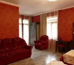 Четырёхместный номер Classic с балконом и с красивым видом из окна в Abaash Hotel Afon